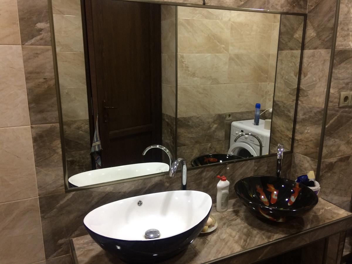 Vip Apartment At Gamrekeli Str 1 Tbilisi Exterior photo